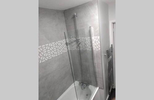 3 Story House near Bike park Wales & zip world - Photo 9