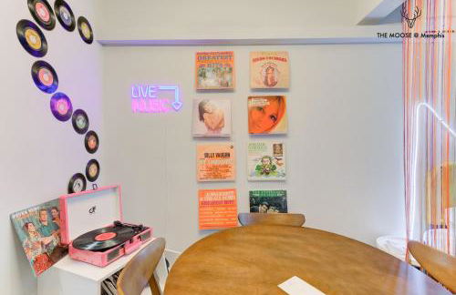 The Moose #10 - Stylish Loft with King Bed, Free Parking & Wi-Fi - Foto 34