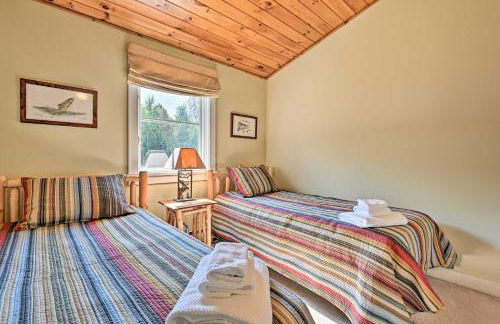 Cozy Apt with Hot Tub and Deck, 10 Mi to Stowe Resort! - Foto 16