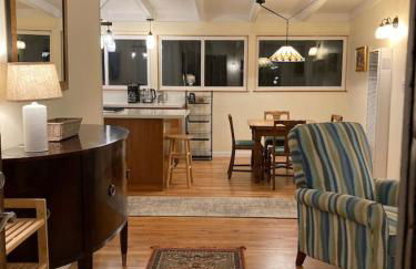 Cozy Hideaway and Hot Tub. Pet Friendly. - Foto 14