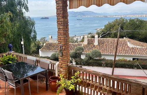 Marvellous Malaga Mediterranean and Mountain Views - Photo 10