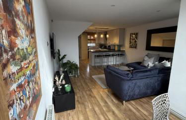 Cosy 4BR house, West Didsbury, bars and restaurants close by, Free Parking, Sleeps 8 - Photo 20