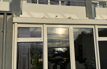 Frisch renoviertes FH Südblick am Meer in Breege, Meerblick von allen drei Etagen, Terrasse, Balkon, Sauna und Parkplatz - Foto 18