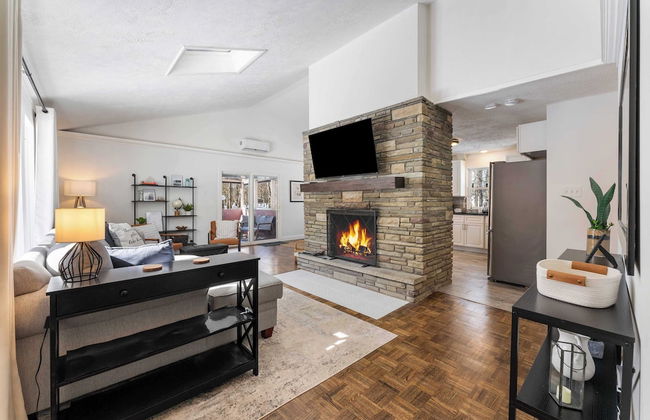 Birchwood by Avantstay Game Room + Lake Access - Photo 21