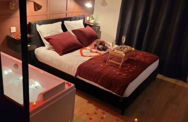 Nuit d'évasion love room avec baignoire balnéothérapie - Foto 9
