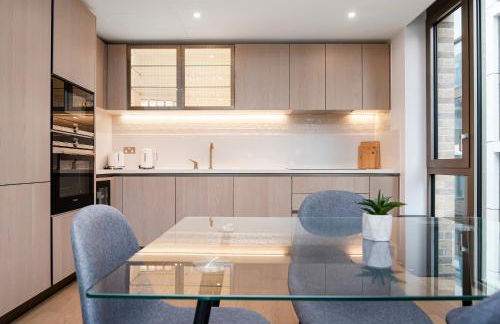 Lux and Large 2 bed Battersea Power Station - Foto 9