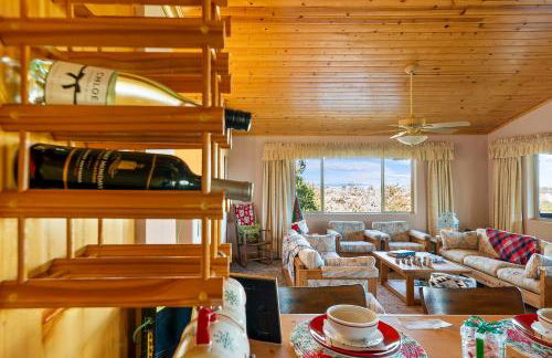 Breathtaking Cabin Backing the National Forest - Foto 46