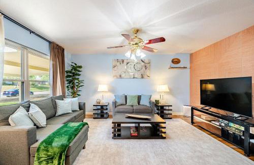 3 BR l Quiet Home with Gazebo l 5 min Medical center l Work room - Photo 20