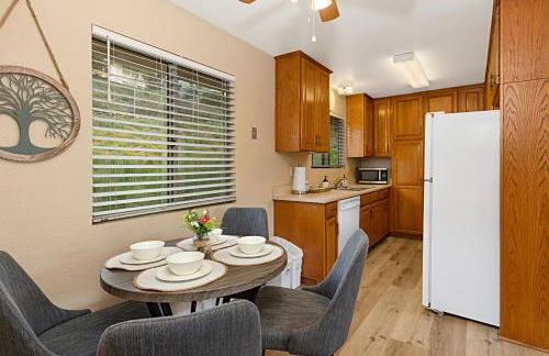 Charming 2 Room La Mesa Casita w/ Pool, BBQ & Yard - Photo 6