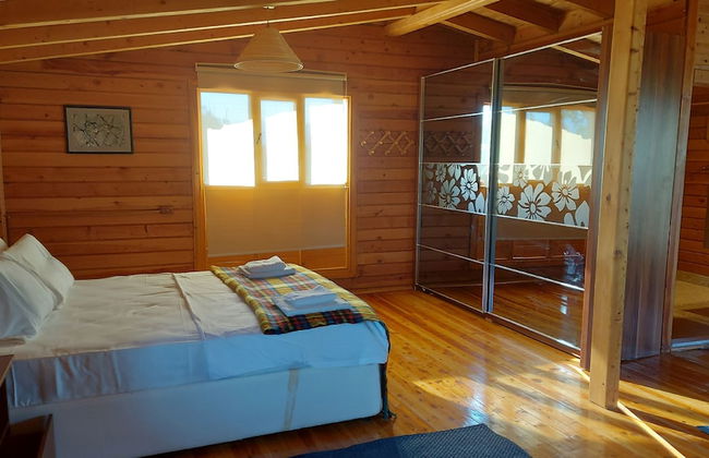 Wooden Villa w Private Garden Orchard -room w AC - Foto 3