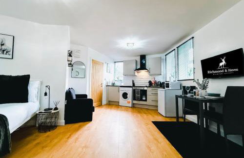 Chic Studio, Free parking, Sleeps 2 - Foto 20