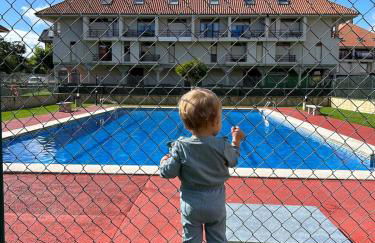 Acogedor dúplex en urbanización con piscina en Ajo - Foto 17