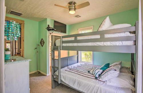 Lakefront Afton Home with Hot Tub and Game Room! - Foto 21