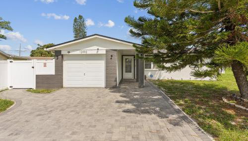 3Bd 2Ba House with Parking Laundry and Large Patio - Foto 3