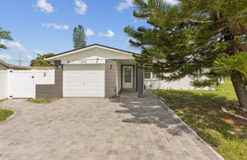 3Bd 2Ba House with Parking Laundry and Large Patio - Foto 3