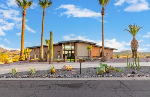 3BR Retreat with Heated Pool, BBQ and Mountain Views - Foto 54