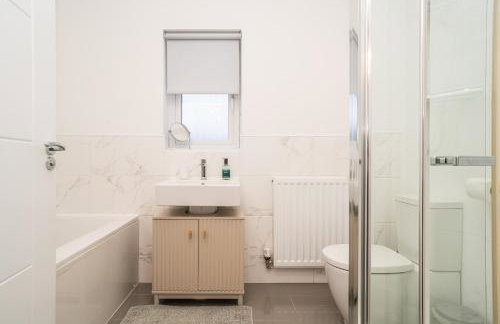 Spacious Family Home with Garden Free Parking - Pass the Keys - Foto 35