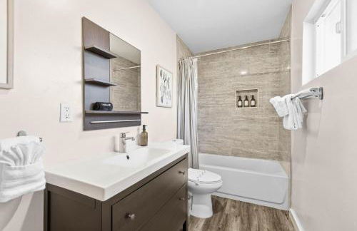 Dog Friendly Home Near the Beach with Grill, Fire Pit, Enclosed Backyard - Foto 78