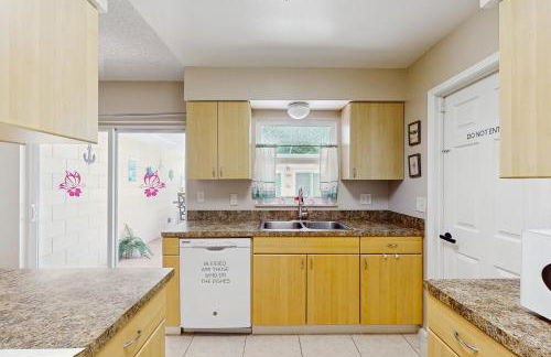 Pool Access! Dog-Friendly Retreat 16 Mi to Orlando - Photo 10