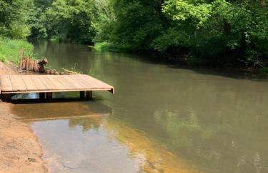 Domek w lesie blisko rzeki - Foto 13