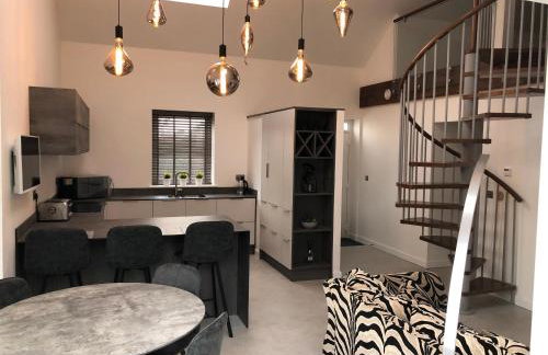 Contemporary 2 bedroom eco home with a twist - Photo 5