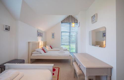 Spacious Coastal Retreat with Sea Views - Foto 40