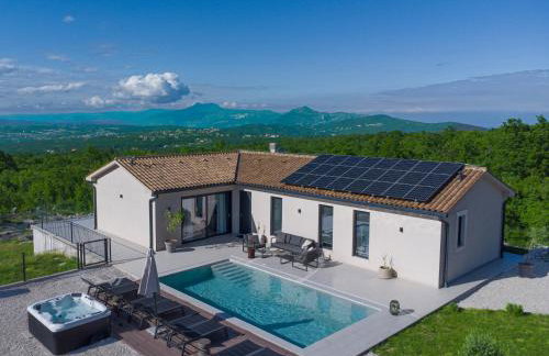 Villa TonKa with jacuzzi sauna and private pool - Photo 1