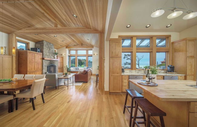 The Castle Rock Estate by Avantstay Steps From Arch Cape Beach w/ Hot Tub & Sauna - Foto 7