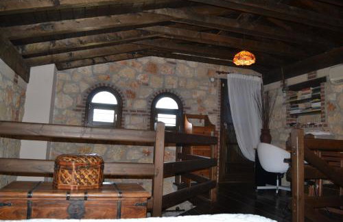 Artemis Stone House - Photo 29