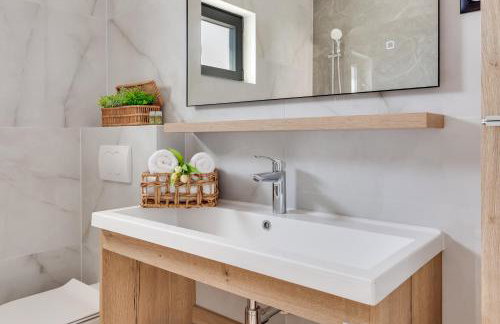 Terra Maiorum -12 person private Villa - heated pool and water massage - Foto 32