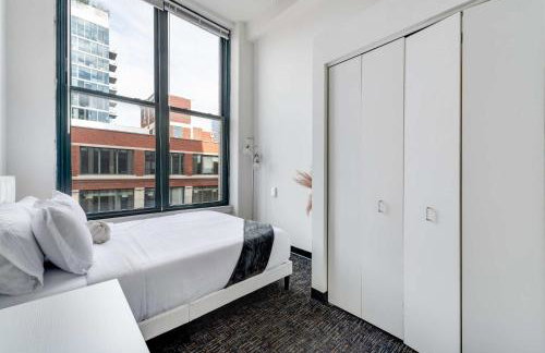 West Loop - City Views With In & Out Parking 2 - Photo 20