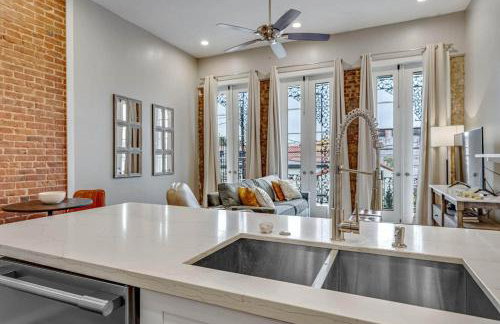 Luxury LGD Condo w Balcony Near Magazine St - Foto 14