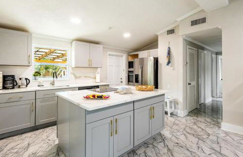 Light & Cozy Oasis with Private Pool and Hot Tub - Foto 59