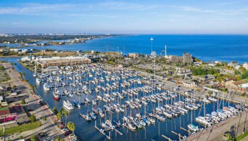 Cozy cottage in the heart of Kemah close to the boardwalk and bay - Foto 5