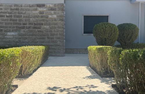 Casa com jardim perto da praia - Foto 11