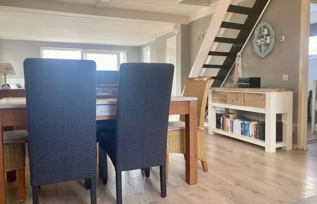 Spacious 6-person Holiday Home Dijkrose Close to the Lauwersmeer - Photo 14