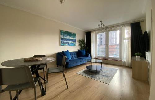 2-Bedroom Apartment with Balcony & Parking in Central Woking - Foto 5