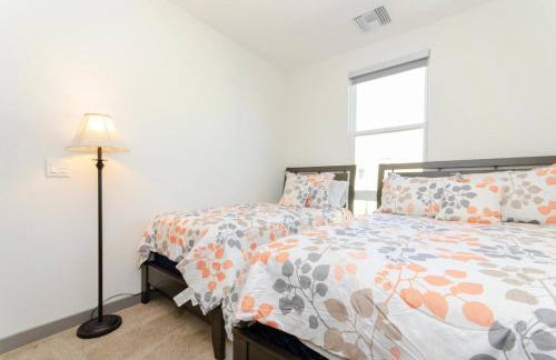 Charming 3 Bedroom Apartment with Pool Near San Diego Convention Center - Foto 11