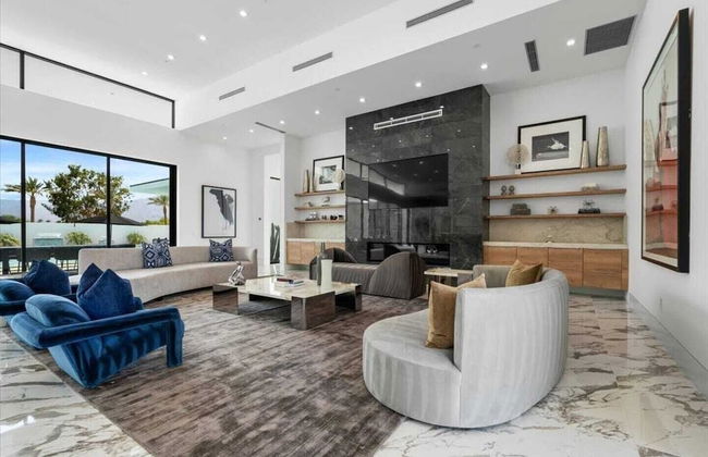 Sleeps 20 7-bedroom Villa w/ Pool, Putting Green & Hot Tub Bravo Villa #11 by Avantstay - Foto 20