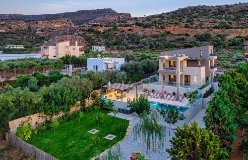 Chris and Stratos villa with private ecologic pool and kid's playground! - Foto 59