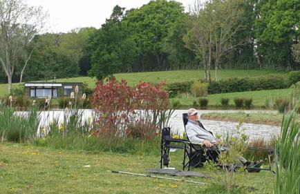 Peaceful ensuite lakeside cabin 'Tench' - Foto 6