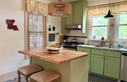 Country Retreat with ponds-views-porches & pups - Foto 77