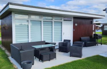 Charming 2-Bed Chalet - Foto 1