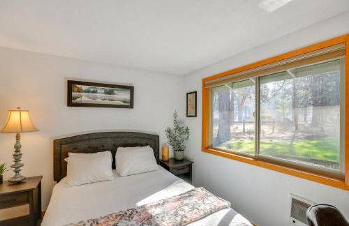 Ping-Pong and Private Hot Tub Family Cabin in Bend! - Foto 15