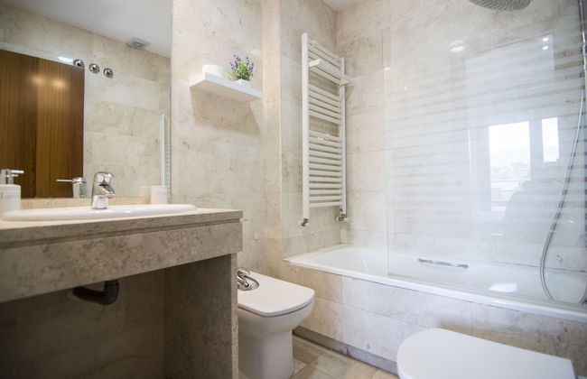 EnjoyGranada LUJO Piscina y Parking - Foto 27