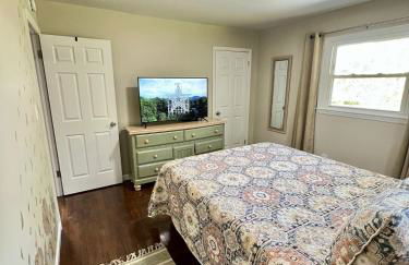 3 Bedroom - Boho By the Star - Cozy Home Close to Downtown Roanoke - Foto 12