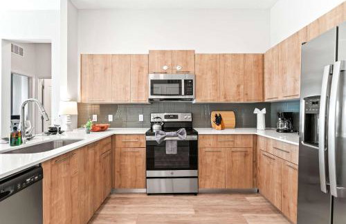 Riviere 3BR Apartment Stylish King Family Pets Friendly Pool & Gym Near Epic Universe - Foto 12