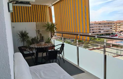 Alegre apto con piscina, a 300m de la playa. - Photo 1