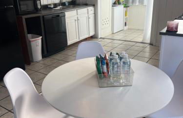 Cozy Cottage mins from NASA, Kemah Boardwalk, Galveston Bay - Foto 6