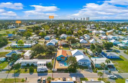 Sunshine House! 3BR 2BA Sleeps 9! Your Perfect Retreat for Comfort and Style - Foto 96